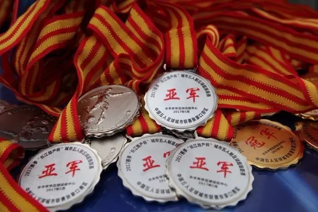 内马尔告知队友今夏去迈阿密 与梅西和苏神重聚