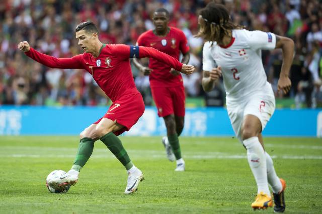 穆勒社媒晒与弟弟合影：圣诞快乐